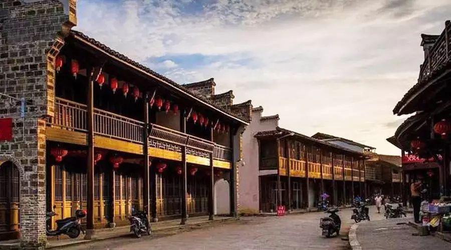 大连首个行政规范性文件建议审查座谈会召开